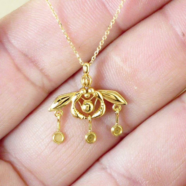 Tiny Bee Pendant Necklace in Gold Plated Sterling Silver 925, Fine Chain, Nature Inspired Animal Jewellery, Minoan Royal Jewelry Replica,