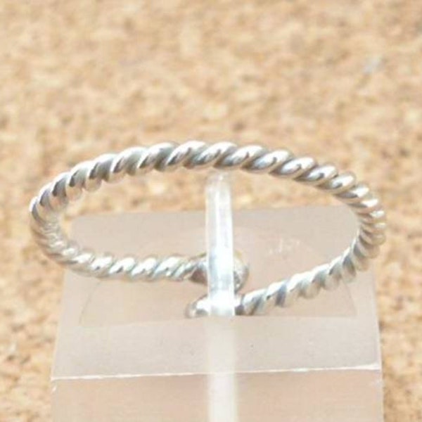 Anello in argento sterling 925 massiccio fatto a mano, anello con fili sottili intrecciati da 2 mm, regolabile in varie dimensioni, regalo perfetto per uomini e donne