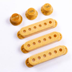AGP™ レリック ピックアップカバー ノブ ストラトスタイルギター用 52mm ポール間隔 712633