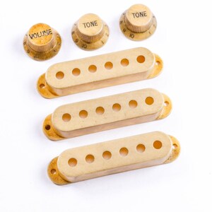 AGP ™ Relic Pickups Covers Knobs For Strat-Style Guitar 52 52 52mm Pole Spacing 712610