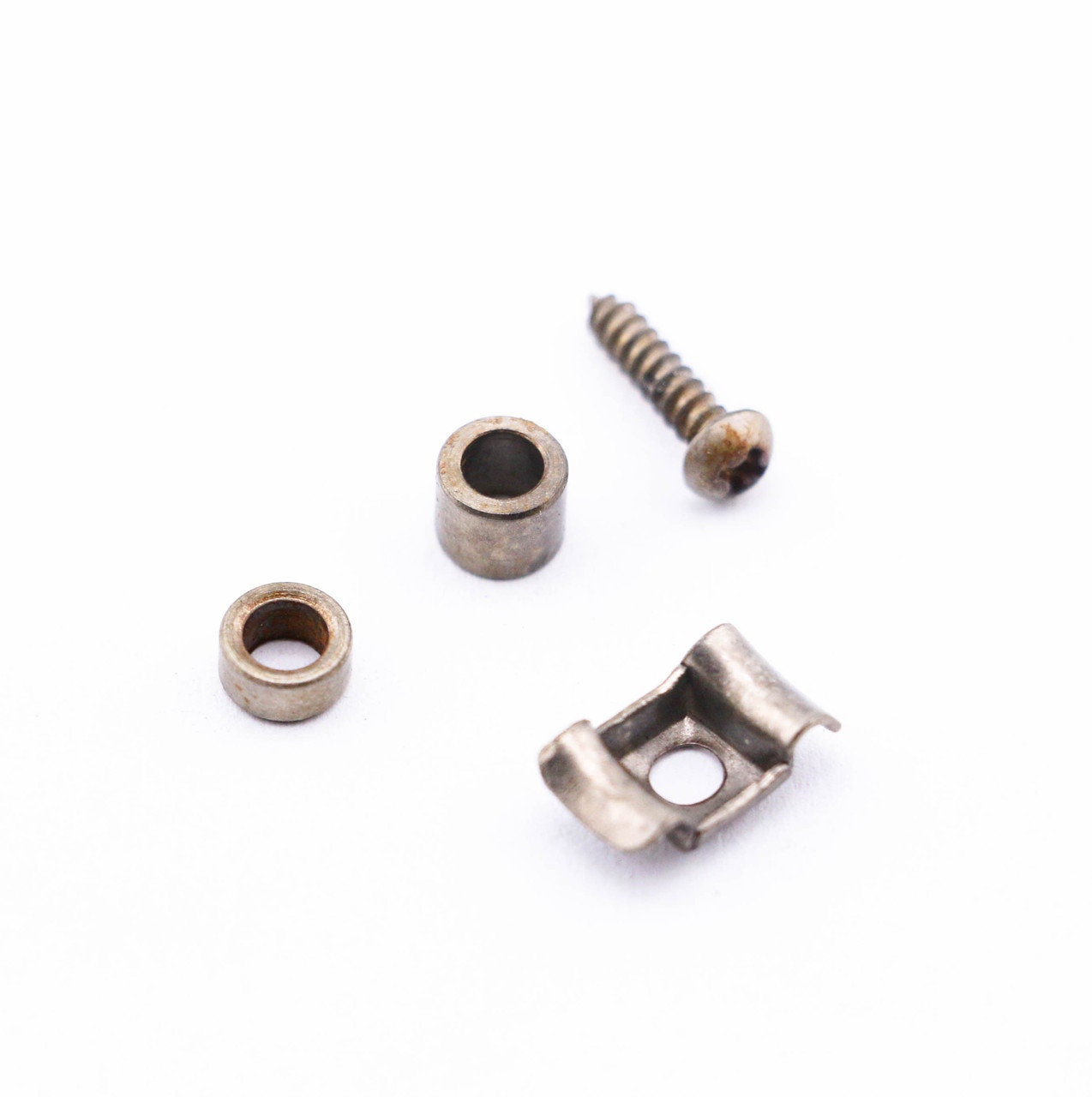 AGP ™ - Fender ® Strat ® Tele ® Aged Relic Butterfly String Retainer ...