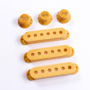 AGP™ レリック ピックアップカバー ノブ ストラトスタイルギター用 52mm ポール間隔 712632