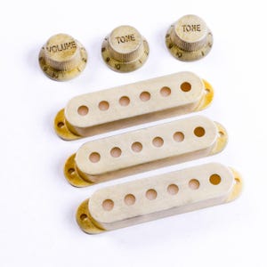 AGP ™ Relic Pickups Covers Knobs For Strat-Style Guitar 52 52 52mm Pole Spacing 71266