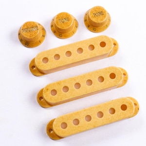 AGP™ レリック ピックアップカバー ノブ ストラトスタイルギター用 52 52 52 mm ポール間隔 712638