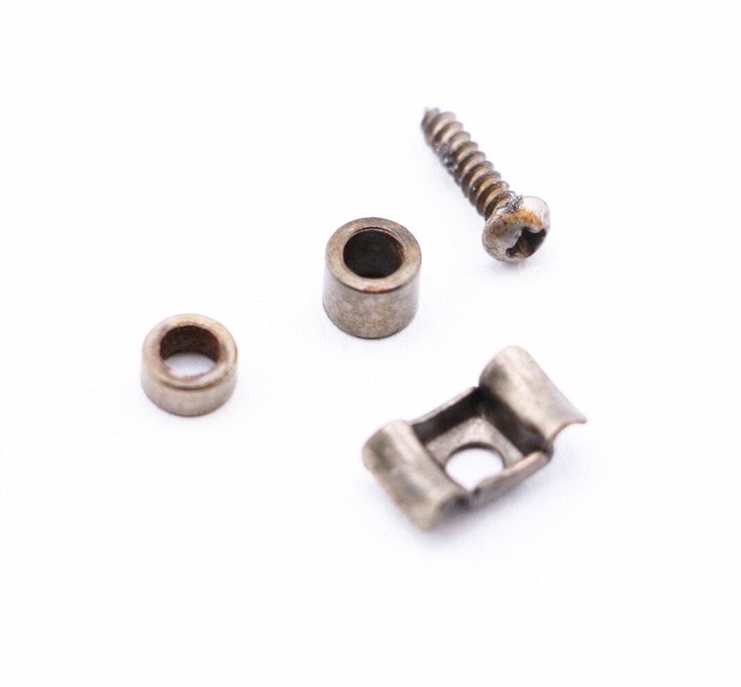 AGP ™ - Fender ® Strat ® Tele ® Aged Relic Butterfly String Retainer ...