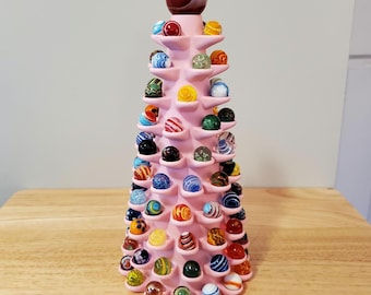 Exhibidor de árbol de mármol rosa para canicas de hasta 3/4" (canicas no incluidas).