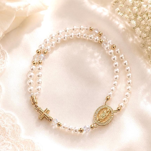 Pulsera de rosario católica hecha a mano para novias o confirmaciones con perlas de cristal Swarovski.