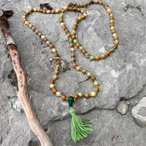 Hand Knotted Sandalwood & Green Mala
