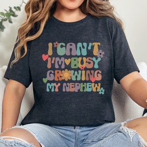 カスタム代理母Tシャツ、パーソナライズされた代理母ギフト、代理母シャツ、代理母用マタニティシャツ、代理母姉妹へのプレゼント