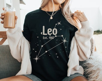 Camiseta personalizada del zodíaco Leo, año de nacimiento personalizado, camisa de cumpleaños de julio y agosto, regalo del horóscopo, signo estelar, carta natal de astrología celestial