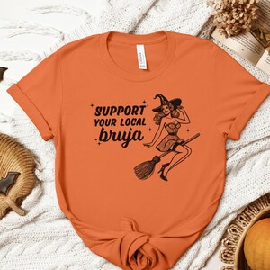 Bruja Latein Spanisches Halloween T-Shirt, Witchy Brujaria Chingona T-Shirt, Gruselige Saison Niedliches T-Shirt, Pinup Hexe Shirt, Mexicana Spanglish