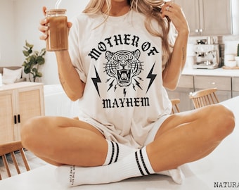 Mother Of Mayhem Shirt, Trendy Mom Gift, Trendy Oversized Shirt, Cool New mom T-Shirt, Vintage Tiger Tee, Mothers Day, Retro Mama tee-shirt