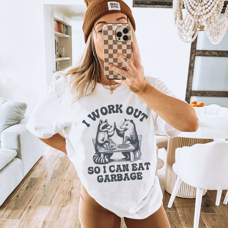 Mangez des déchets raton laveur opossum, chemise d'haltérophilie pour maman musclée, tenue de sport amusante pour entraînement, maman crossfit, chemise maman ajustée, cadeau de coureur image 4