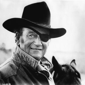 John Wayne Hollywood Photograph Still True Grit (1969) Old Western Cowboy - 17&quot; x 22&quot; Fine Art Print
