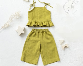 Set naaipatronen voor mouwloze crop-top met strikbanden en ruches en cropped culottes voor kinderen van 2 tot 6 jaar.