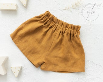 Patron de couture pour shorts / couvre-couches à volants. Short simple mais élégant Luna pour bébé fille de 1 mois à 3 ans.