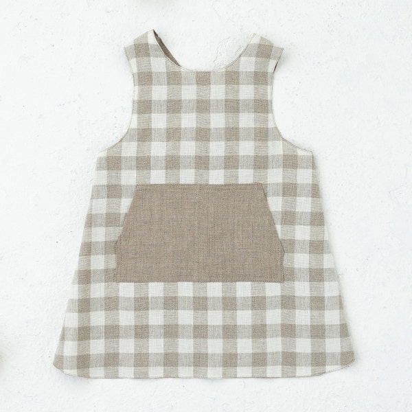 Cross back apron for kids. Sewing pattern for reversible japanese style apron with a front pocket. Apron for 1-10 years child.