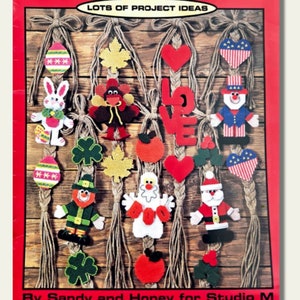 Vintage PDF Plastic Canvas, Holiday Accents in Plastic canvas, Holiday bookmark