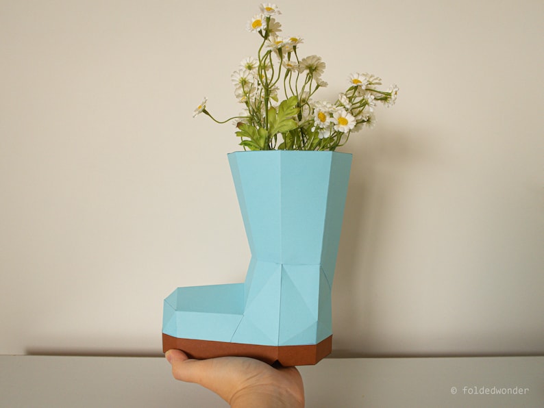 Papercraft Rainboot Vase Unique Dry and Artificial Flower Vase Papercraft Rainboot Vase Unique Dry and Artificial Flower Vase