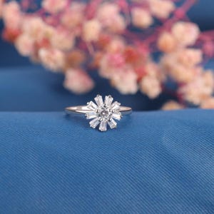 Solid Gold Snowflake Ring, Snow Flower Ring, Unique Dainty Solid Gold Snowflake Ring, Snow Flower Ring, Unique Dainty