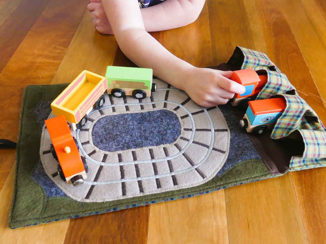 DIY Train Track Tutorial and Pattern, Quiet Play, DIY Toy Organizer