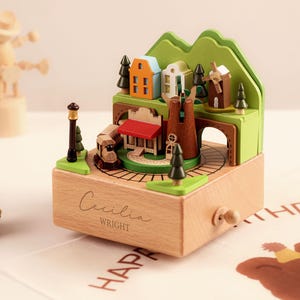 Caja de música de madera, caja de música de madera hecha a mano personalizada, caja de música de cumpleaños de tren, primer cumpleaños, regalo de caja de música personalizada, regalo de baby shower
