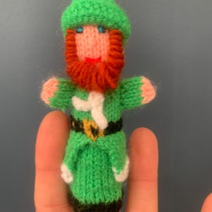 Irländsk pyssling - Handstickad fingerdocka