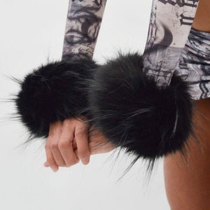 BLACK FLUFF CUFFS - for Festival Rave Outfit Accessory, Festival Outfit, Rave Outfit, festivaloutfit, raveoutfit
