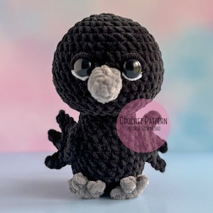 Pattern: Plush Carolina the Crow Pattern, Crochet Crow Pattern, Amigurumi Chunky Bird Pattern, Halloween Raven Crow Pattern, Crochet Bird