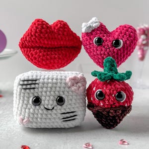 Bundle: Gehäkelte Mini Plüsch Valentinstag Amigurumi Muster, Mini Kuss Lippen, Mini Schokolade Erdbeere, Mini Liebesbrief, Mini Herz