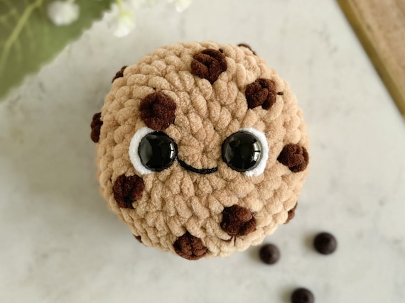 小*1様 チョコチップクッキーおねえさんの編みぐるみブローチ〇 小*1