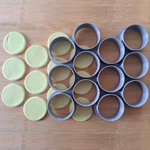 Multi-Circle cookie cutter.  lots of circle shaped biscuits. 12 circles in one. 3D Printed PLA fondant, dough, plasticine, Play-Doh, clay