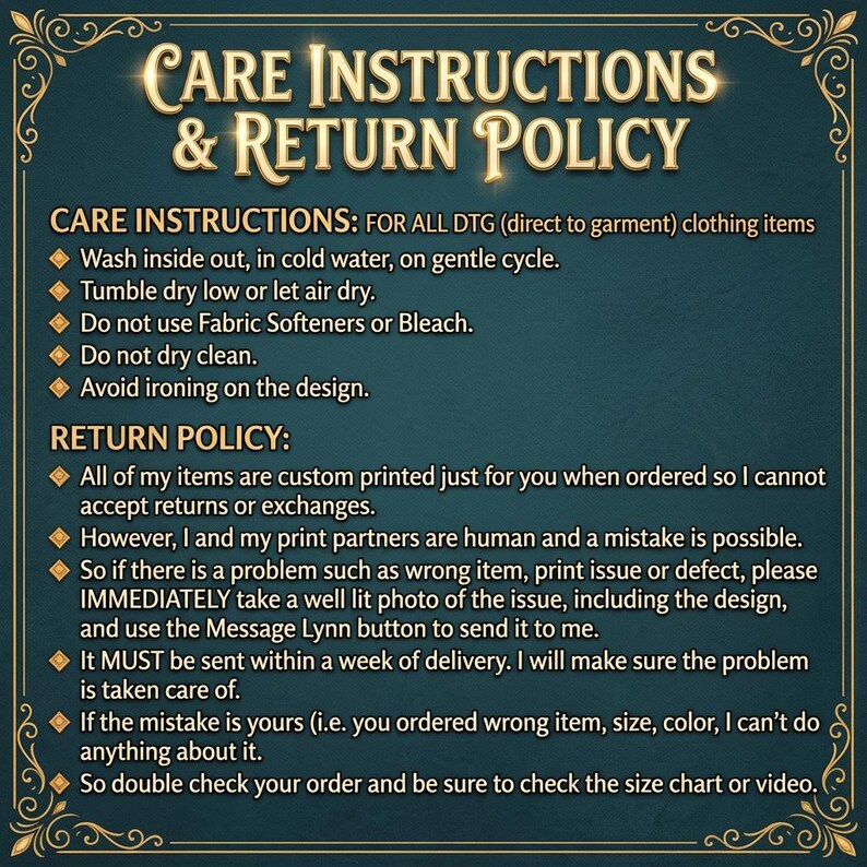 以下が含まれることがあります： CARE INSTRUCTIONS & RETURN POLICYというタイトルの金色の文字が書かれたダークティール色の情報グラフィック。衣類のお手入れ方法として、裏返して冷水で洗うこと、低温で乾燥させること、漂白剤の使用を避けることなどが記載されており、返品ポリシーについても説明されています。