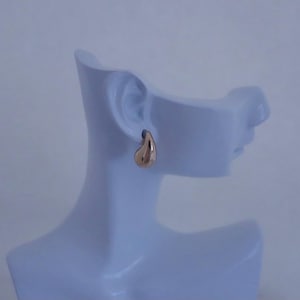 Small 14k gold waterdrop earrings