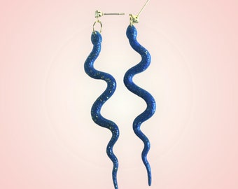 Boucles d'oreilles serpent en résine avec fermoirs plaqués or véritable 18 carats comme cadeau pour la fête des mères