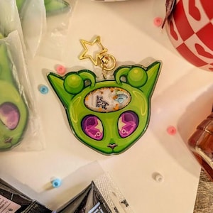 Alien Cat Shaker Keychain