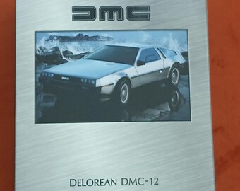 HOT Wheels x DeLorean DMC-12 & Alpha5 Collector Set NEW HRG98-9993 Mattel