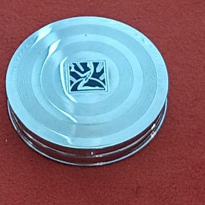 Vintage Silver Tone Art Deco Compact Rouge Pot by Richard Hudnut, Marvelous