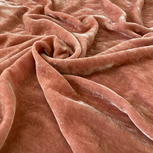 Tissu velours de soie rose saumon par mètre - Velours de mûrier de luxe pour vêtements, rideaux et décoration
