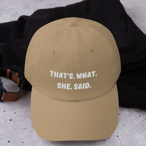 Sombrero Eso es lo que ella dijo: inspirado en el programa de televisión The Office US. La oficina Dundie, el regalo de la oficina, la taza de la cara de la oficina, Michael Scott