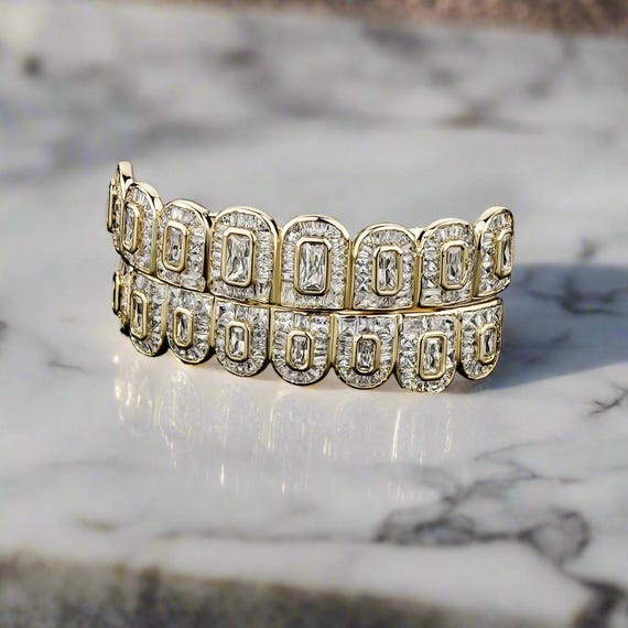 Plated Gold Grills Teeth For Men Women Iced Out Hop Poker Diamond Top Bottom Face Rapper Filling Medium Braces That Look Real Snap Dentures Mountain