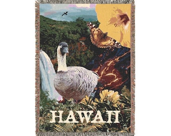 Manta acogedora con símbolos del estado de Hawái - 132 x 94 cm - Manta tejida con collage escénico de ganso nene, hibisco y lava