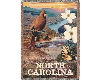 Manta tejida con símbolos del estado de Carolina del Norte: Cardenal, Cornejo y Paisaje de Montaña (132 x 94 cm)
