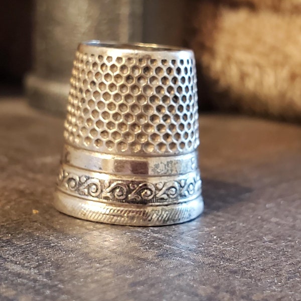 Silver open topped antique thimble, vintage sewing thimble, scroll pattern at base, gift for mom, collectible silver thimble