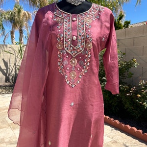 Dola Silk Kurti With Organza Dupatta And Plazo