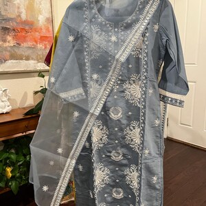 Embroidered Kurti Set: Indian Wear with Organza Dupatta image 6