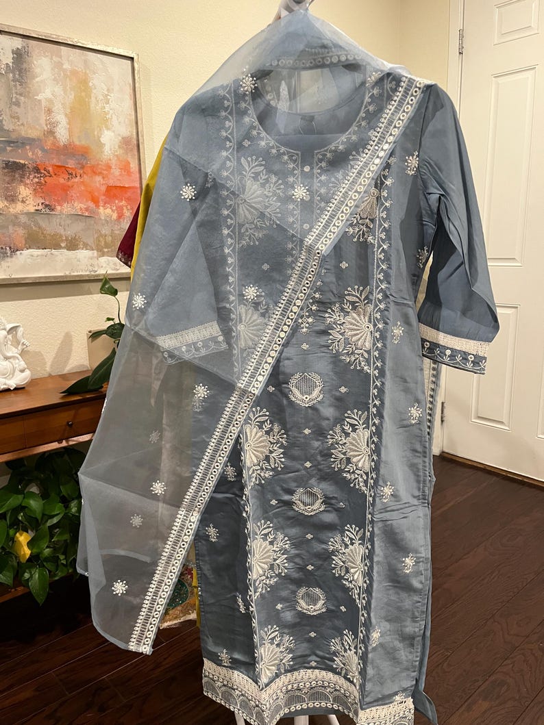 Embroidered Kurti Set: Indian Wear with Organza Dupatta image 6