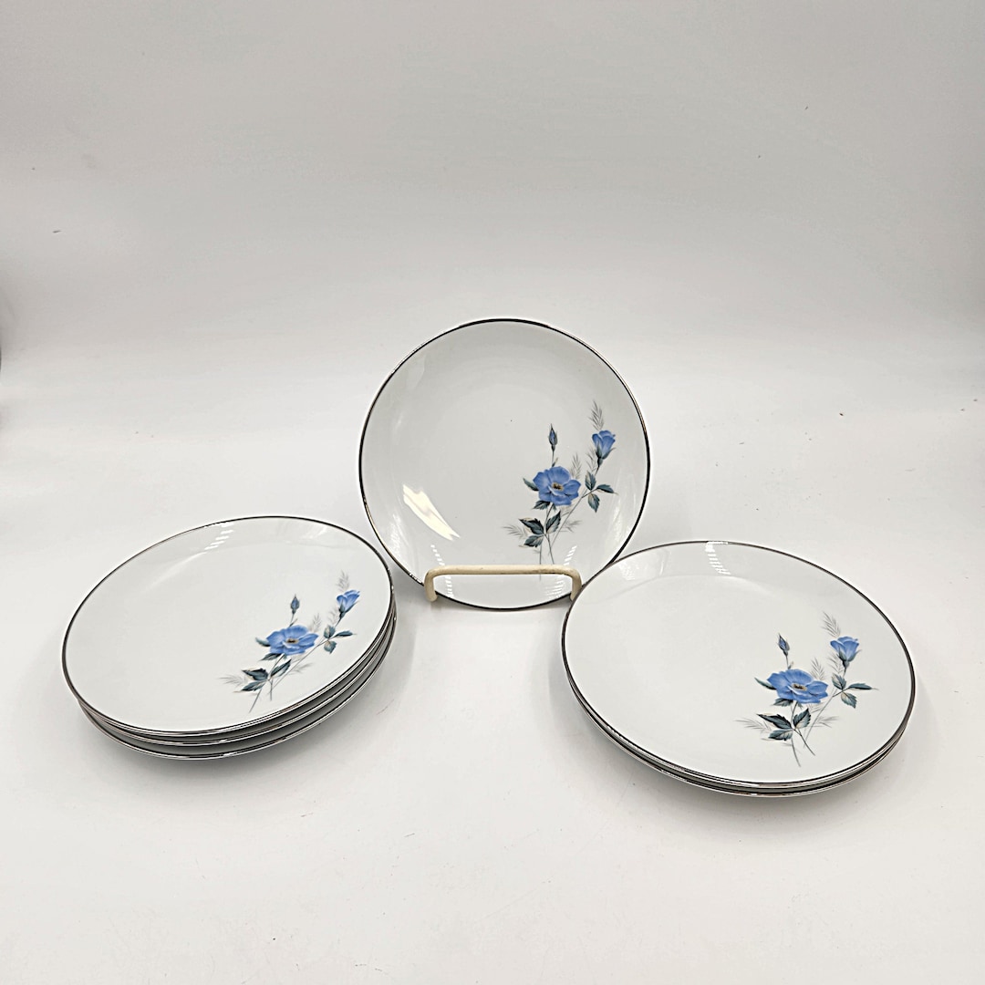 ＊Sylvia ＊ Hors d'oeuvre plate・* Sylvia (All White, No Trim) Dinner Plate by Hutschenreuther