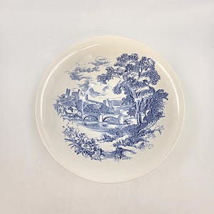Vintage Wedgewood Countryside Round Serving or Vegetable Bowl