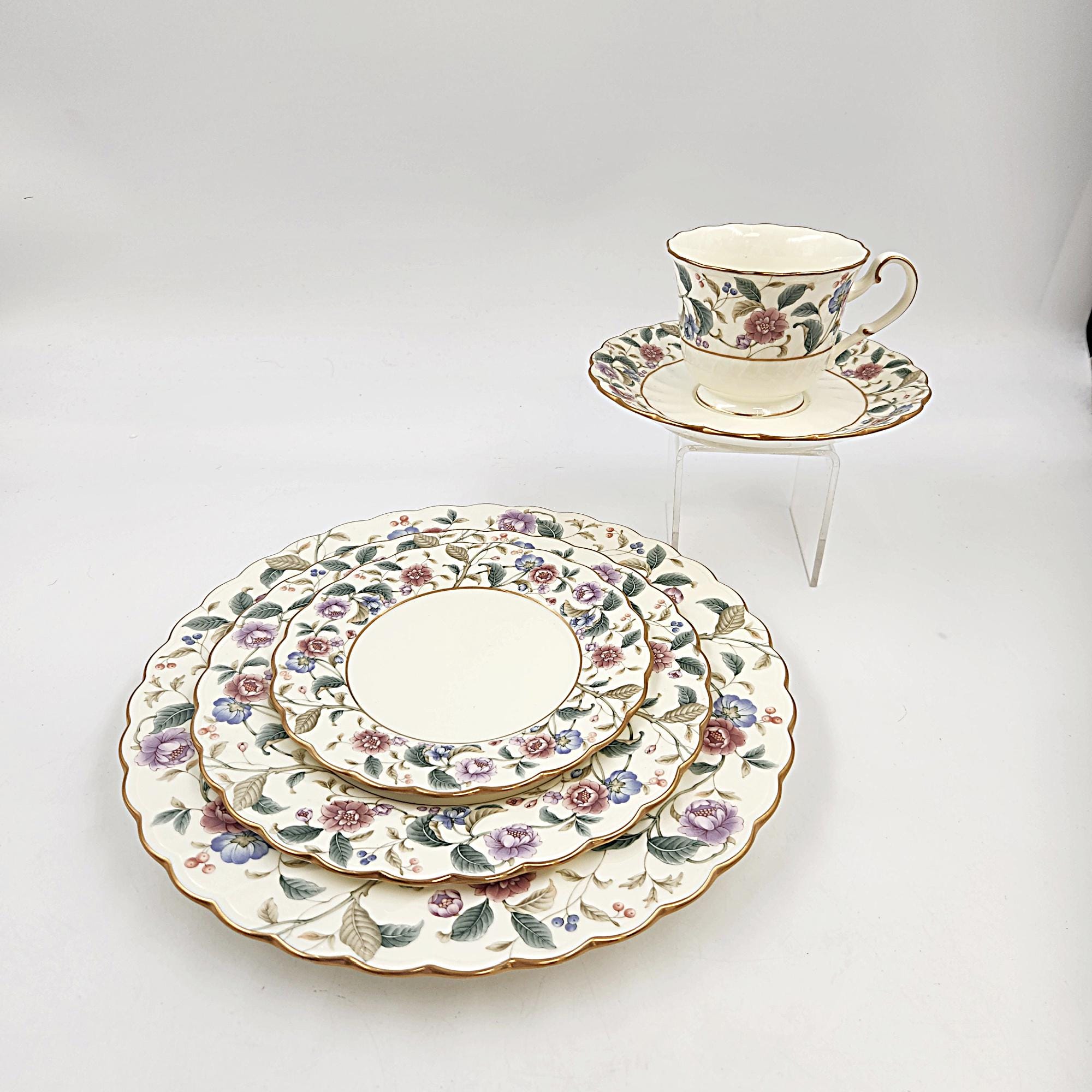 Vintage New Old Stock Noritake La Prada 4703 - 5 Piece Place